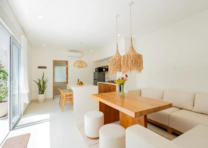 Emira - 2br In