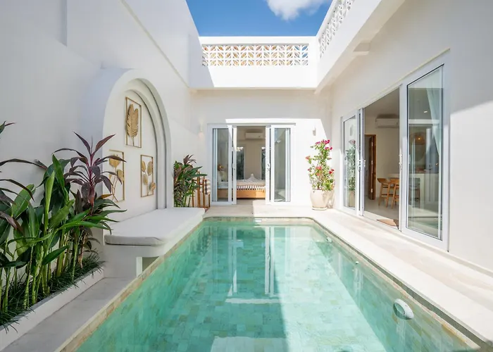 Emira - 2br In Villa *